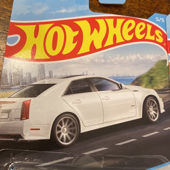 HOT WHEELS 1/64 2022 MODERN CLASSICS FULL SET OF 5 PORSCHE TESLA CADILLAC JAGUAR - Picture 8 of 11